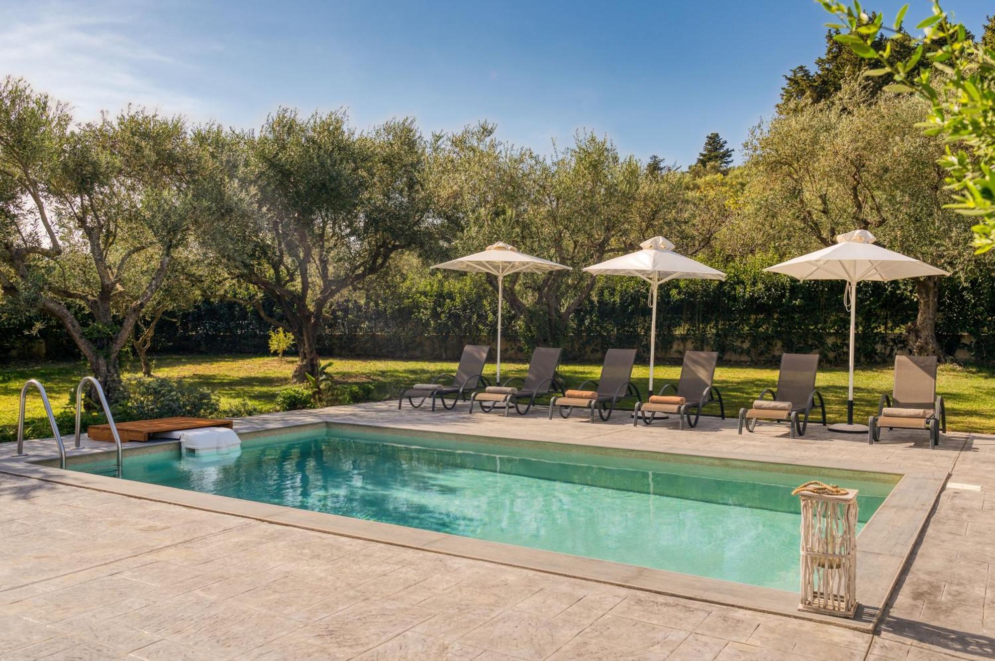 Valeria Private Villa Plános エクステリア 写真