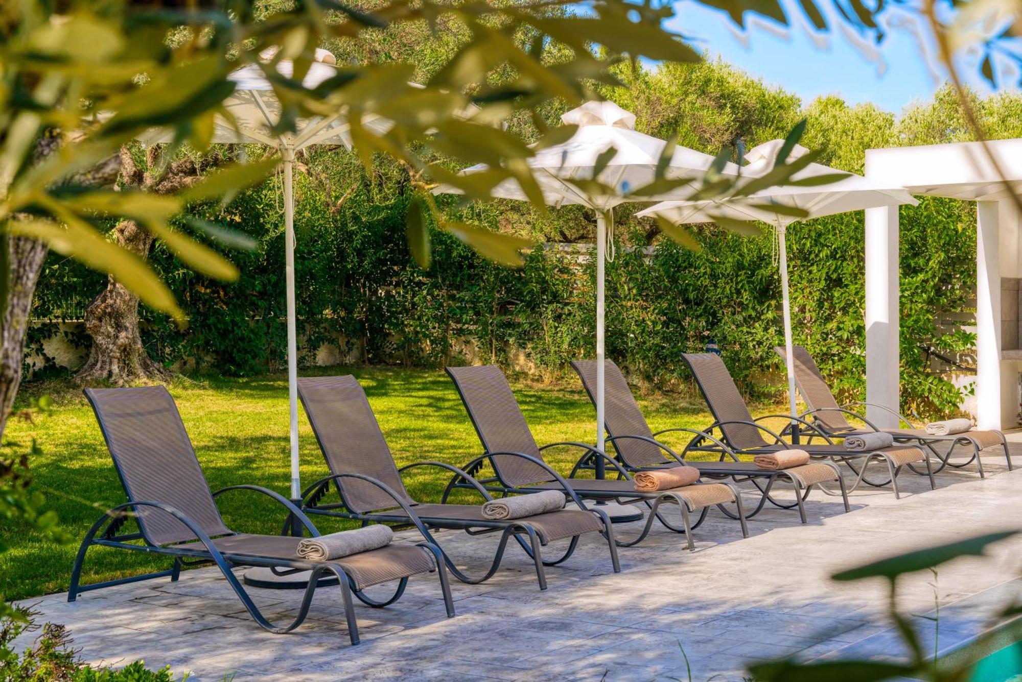 Valeria Private Villa Plános エクステリア 写真