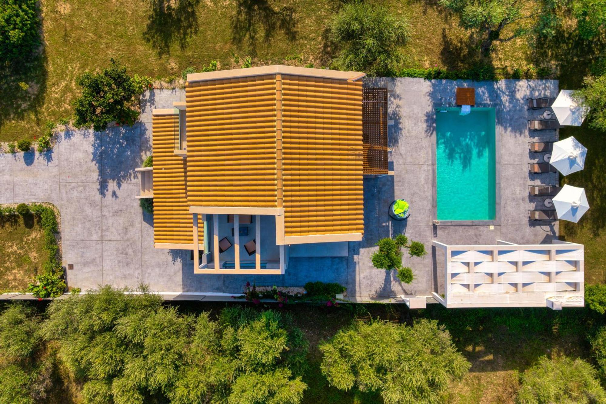 Valeria Private Villa Plános エクステリア 写真