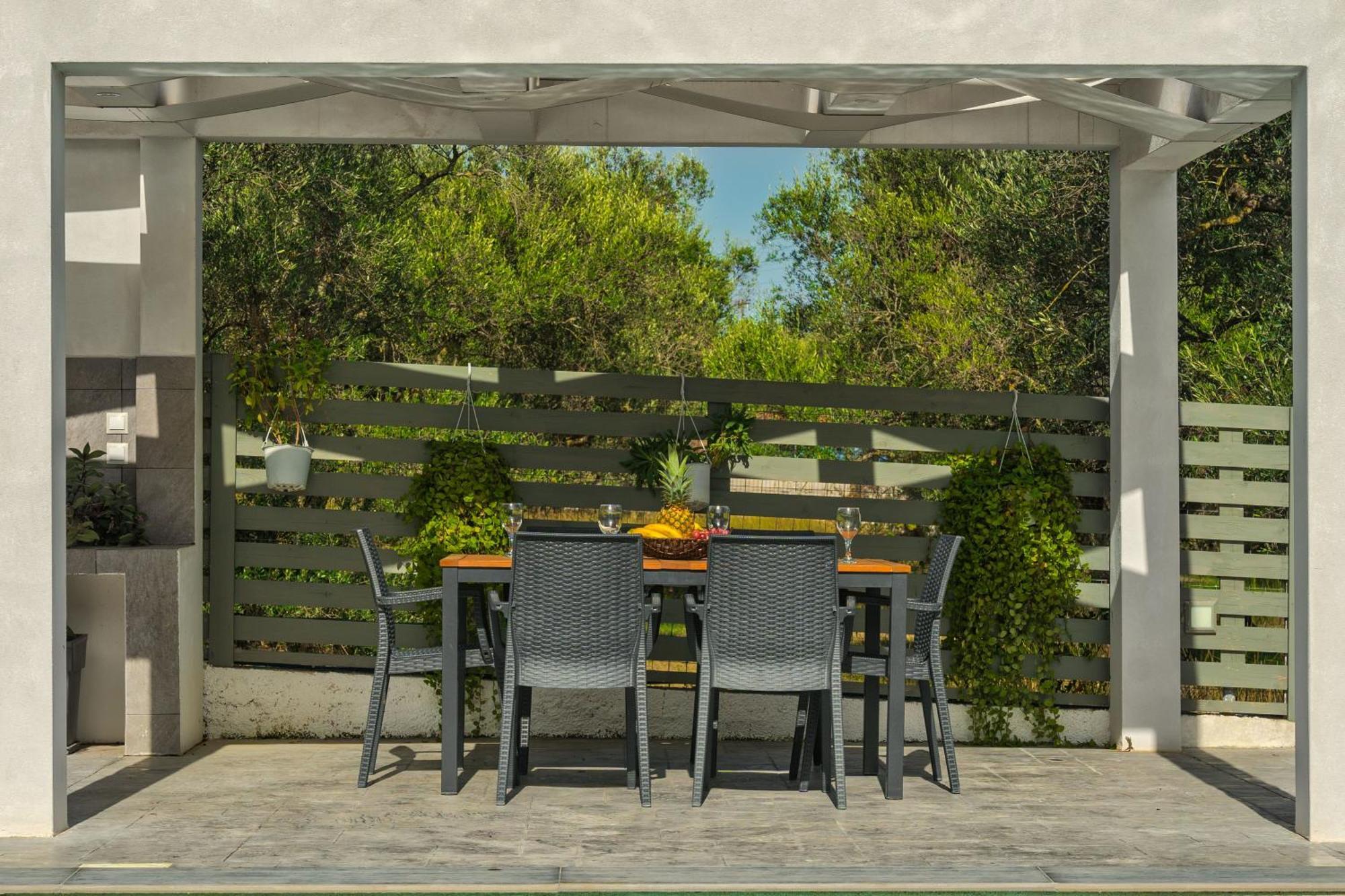 Valeria Private Villa Plános エクステリア 写真