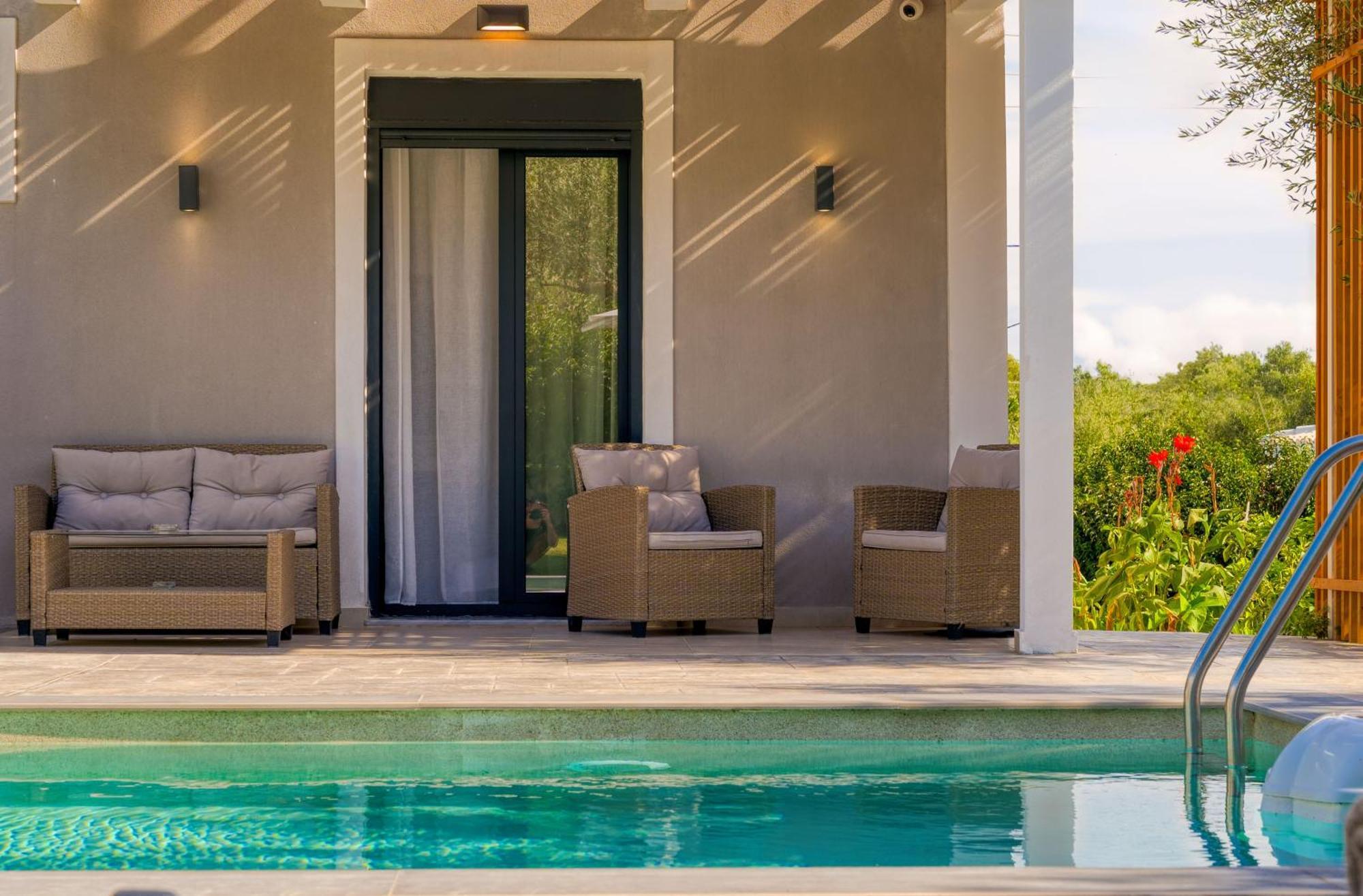Valeria Private Villa Plános エクステリア 写真