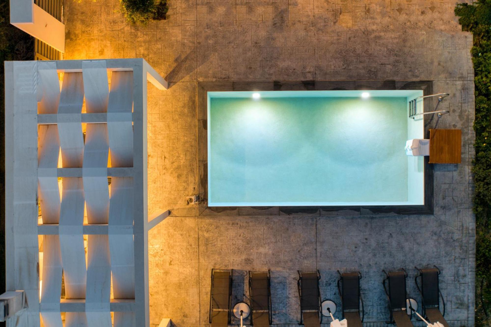Valeria Private Villa Plános エクステリア 写真